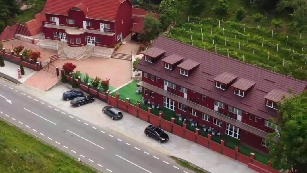 Orşova Red House酒店 外观 照片